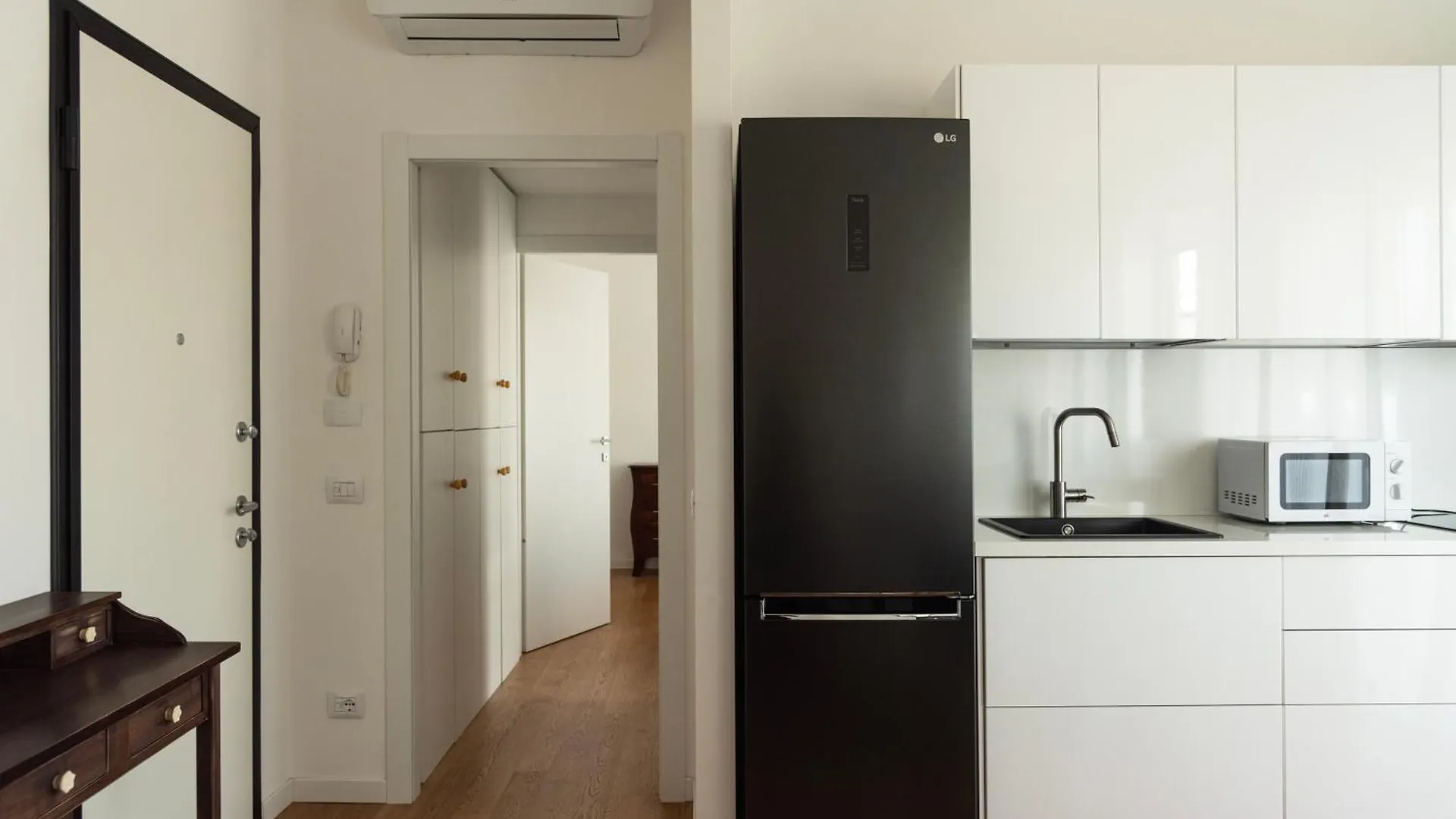 Youhosty - Soderini 25 Milan Apartment