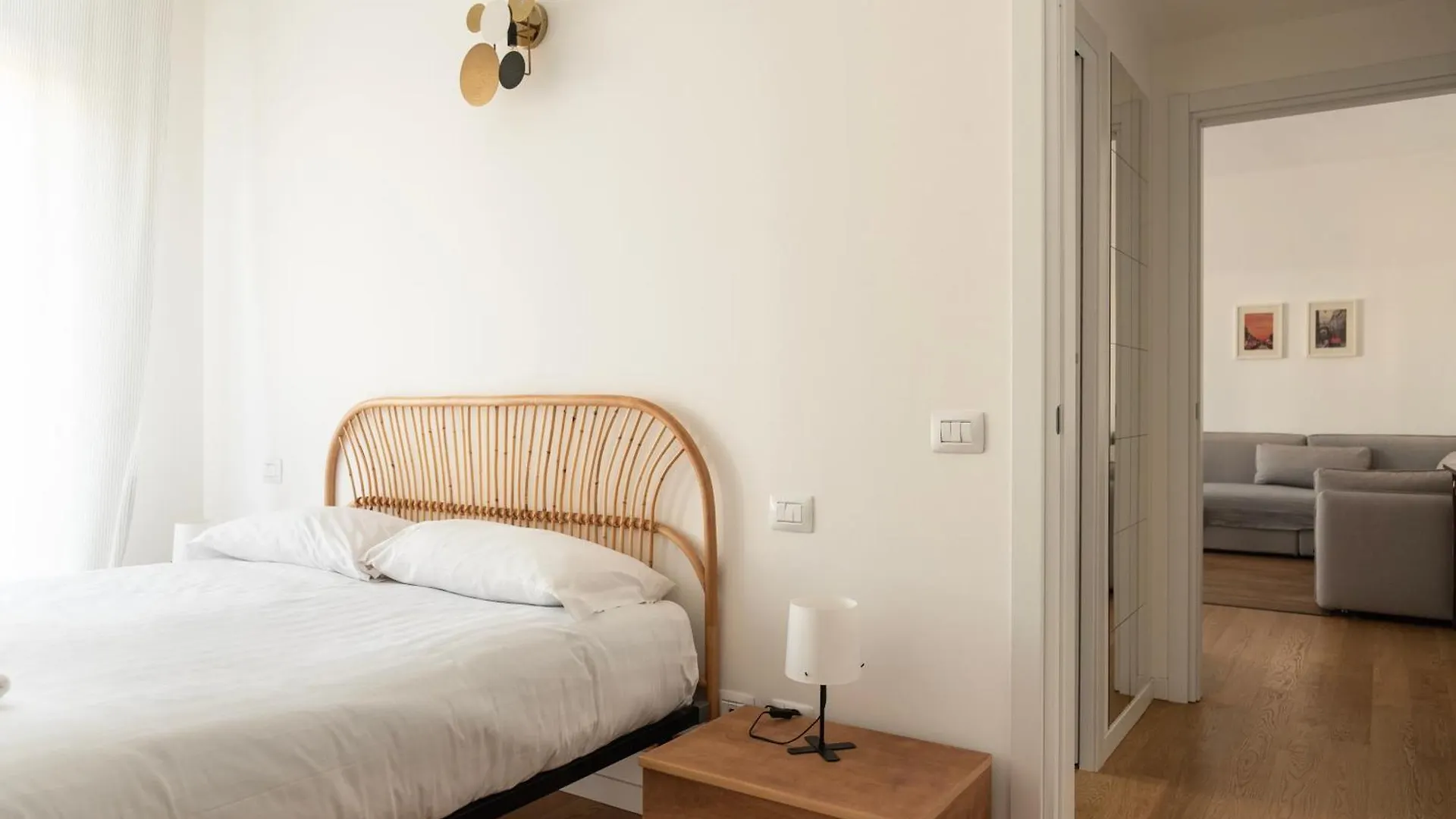 Apartment Youhosty - Soderini 25 Milan